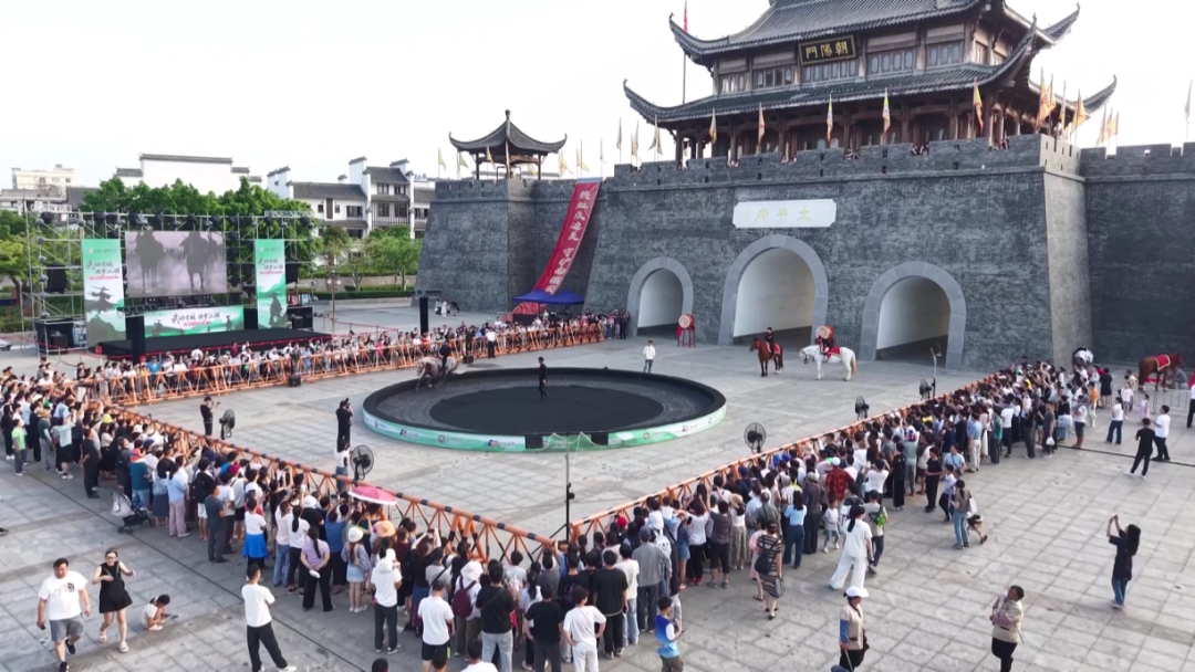 崇左市太平古城“五一”首日迎客超8万[00_00_05][20250502-135057].png